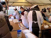 浅草鷲神社 餅つき大会・七草粥