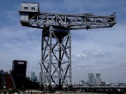 ハンマーヘッドクレーン