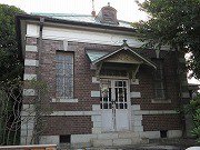 川島町旧配水計量室上屋