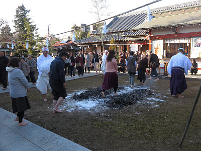 田島御嶽神社 火渡り