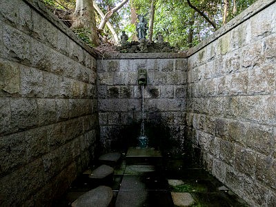 御瀧不動尊（金蔵寺）