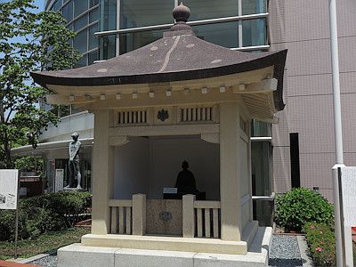 旧橋本左内墓套堂