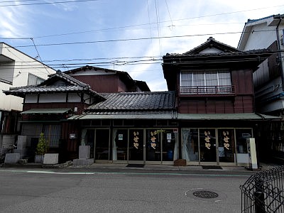 小平霊園の門前町