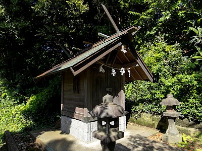 片瀬諏訪神社下社