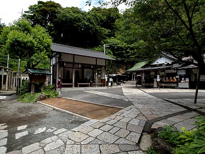 銭洗弁財天宇賀福神社
