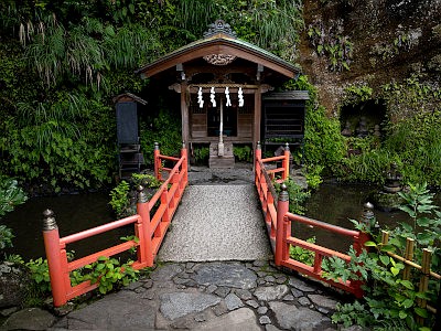 銭洗弁財天宇賀福神社