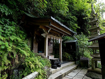 銭洗弁財天宇賀福神社